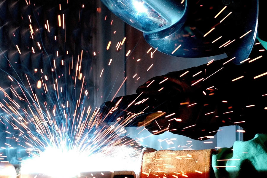 Comercialización en equipos de soldadura, herramientas y accesorios