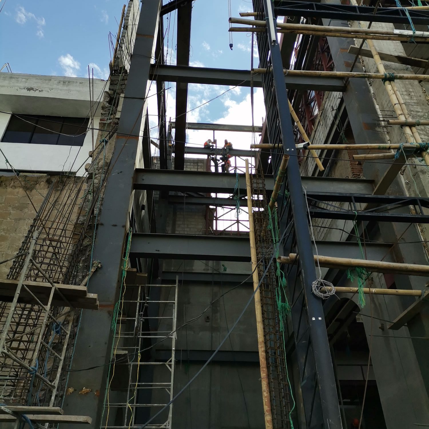 Estructura para el Teatro León en Riobamba